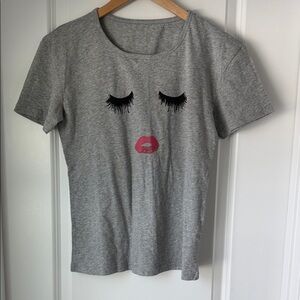 Excellent Condition. Small Women’s Sleep Shirt